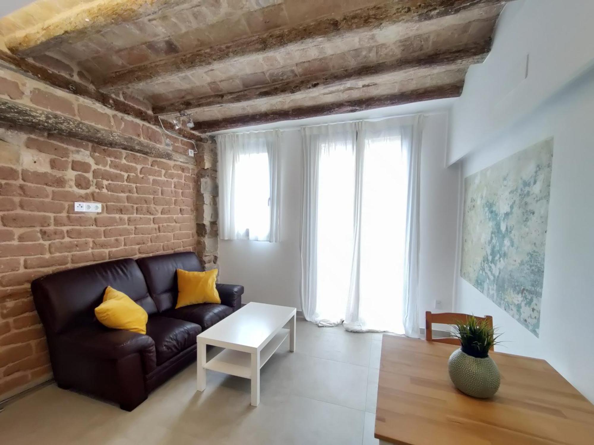 Antic 2 Apartment